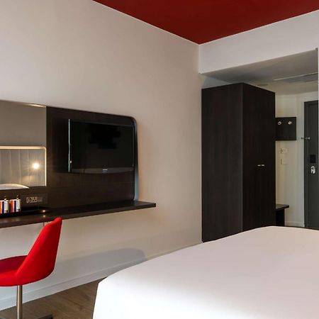 Park Inn By Radisson Либревиль Экстерьер фото