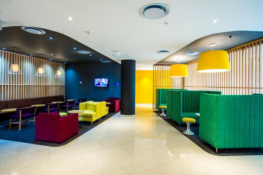 Park Inn By Radisson Либревиль Экстерьер фото
