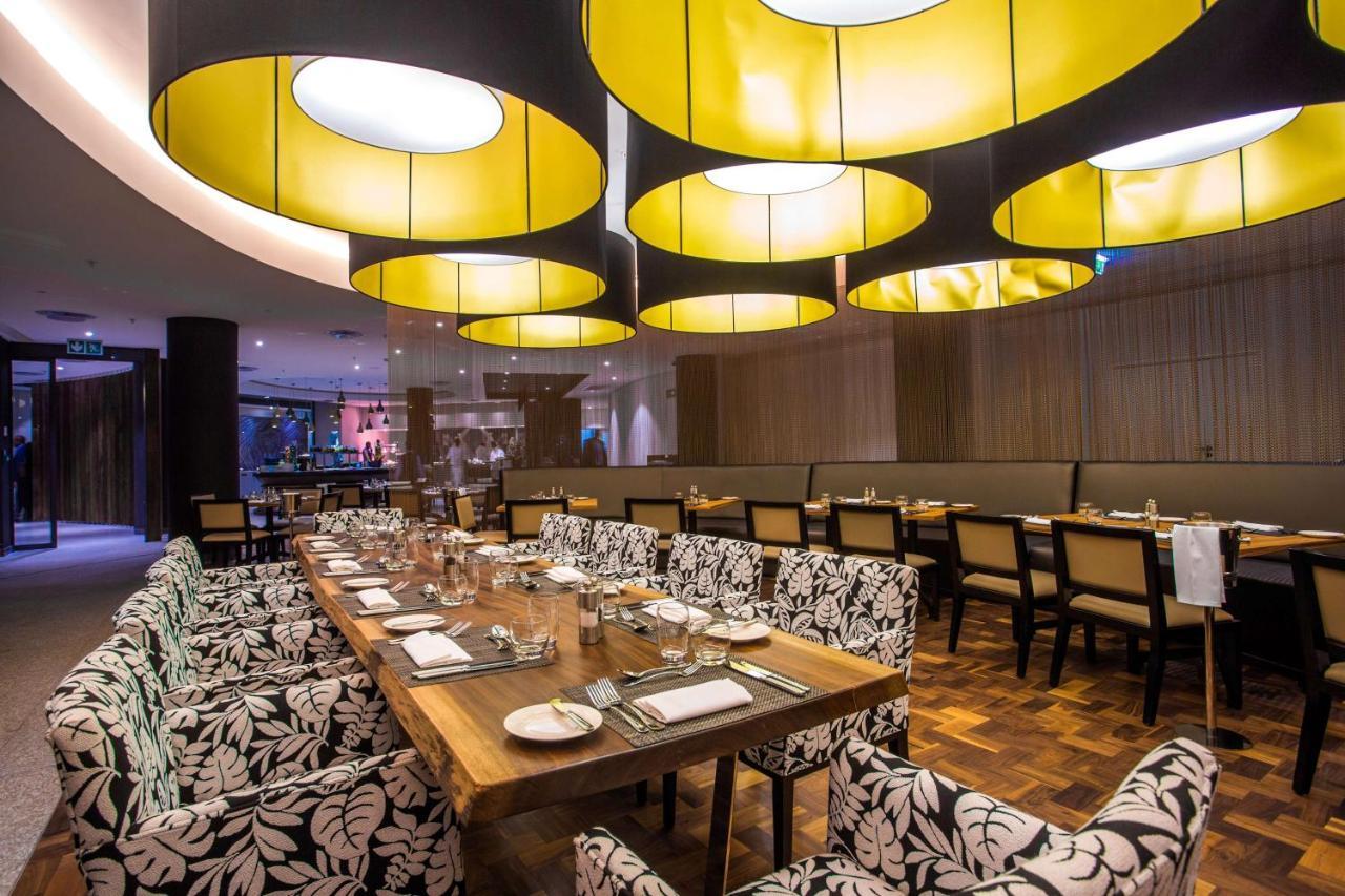 Park Inn By Radisson Либревиль Экстерьер фото